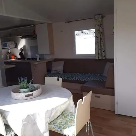 Luxueuze Stacaravan In Met Eigen Terras En Tuintje Bredene