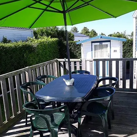Luxueuze Stacaravan In Met Eigen Terras En Tuintje Domek alpejski *